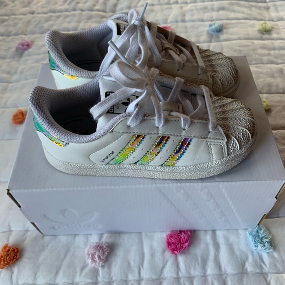 Adidas Superstar for kids in white - Picture 2 of 4